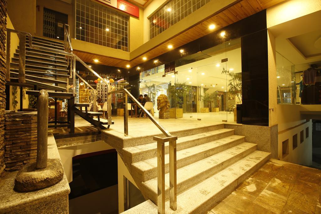 Hotel Arts Катманду Экстерьер фото