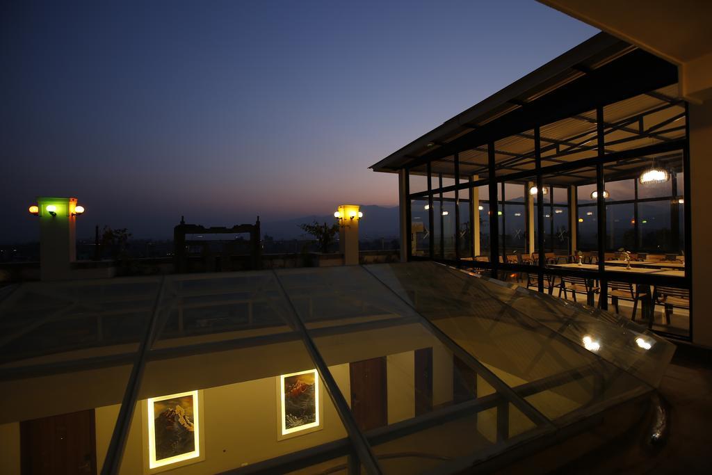 Hotel Arts Катманду Экстерьер фото